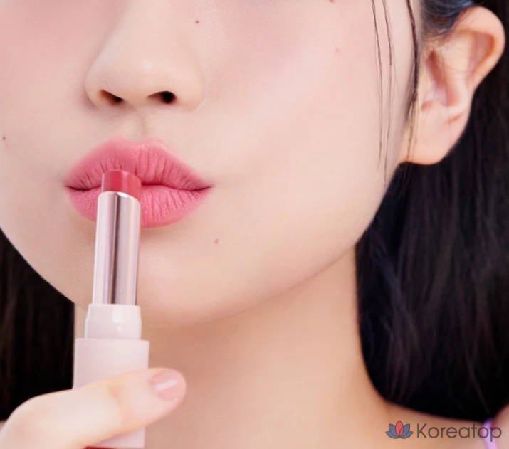 Матовая помада Innisfree Airy Matte Lipstick, 3,5 г, 1 шт., № 5, розовый кремовый оттенок., фото 2