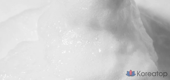 Увлажняющее очищающее средство COSRX Hydrium Triple Hyaluronic, 150 мл, 1 шт.