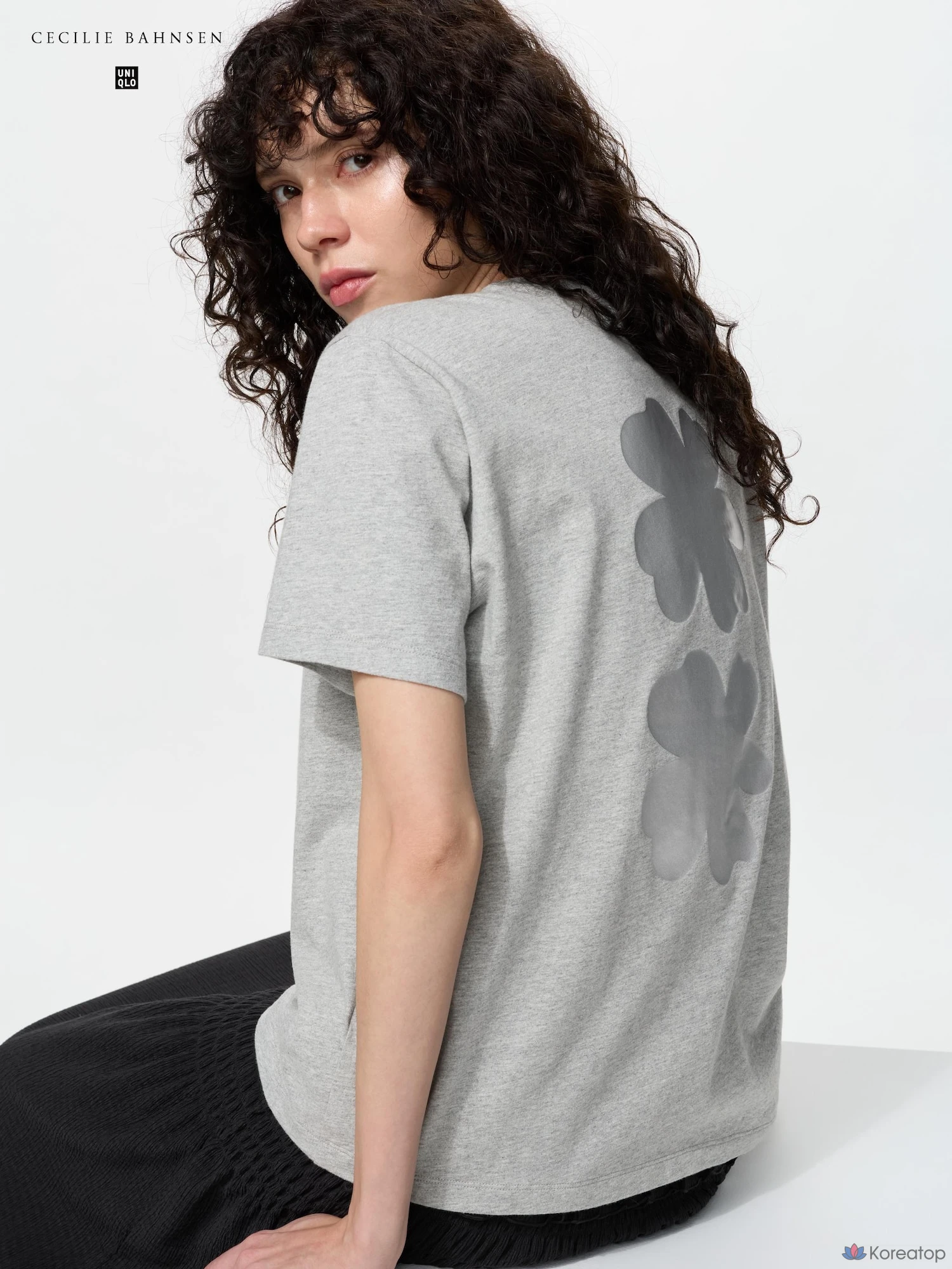 Футболка Uniqlo Graphic T A