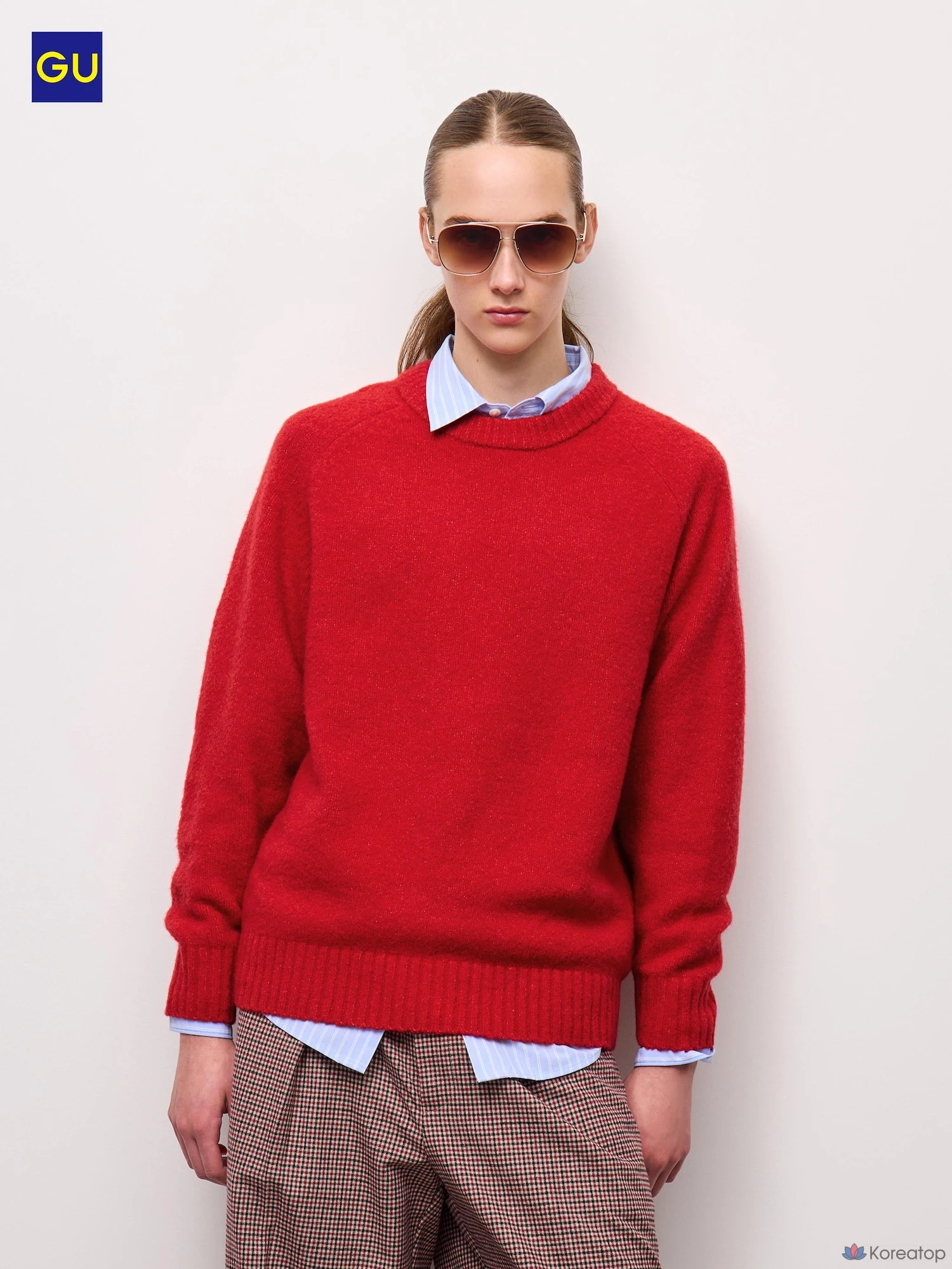 Свитер Uniqlo Puppy Touch Knit Crew Neck Sweater.