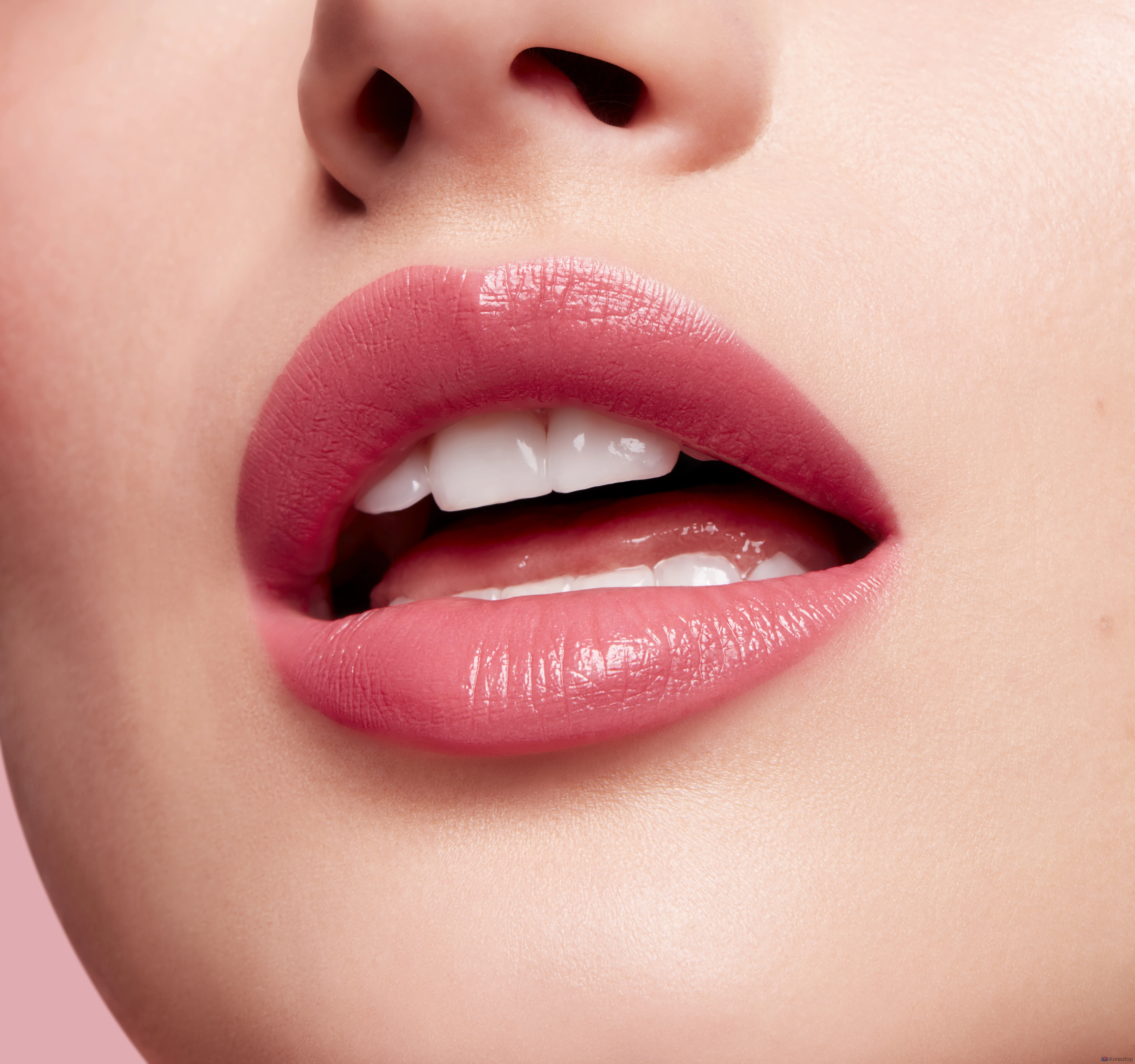 Губная помада Mac Lustreglass Sheer Shine Lipstick, оттенок Frenda, 1 шт., фото 3