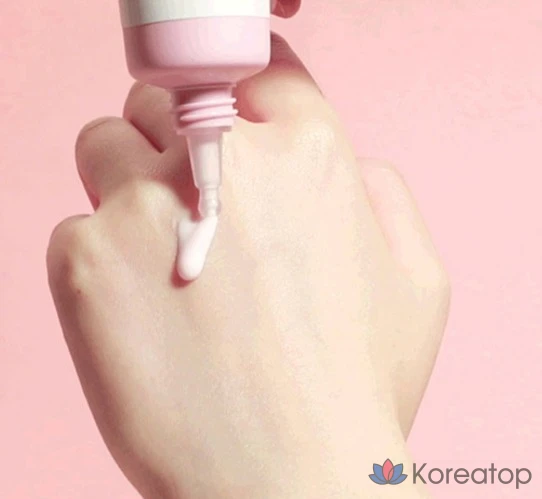 Солнцезащитная сыворотка Round Lab Camellia Deep Collagen Elasticity Sun Serum SPF50+ PA++++, 1 шт., 50 мл