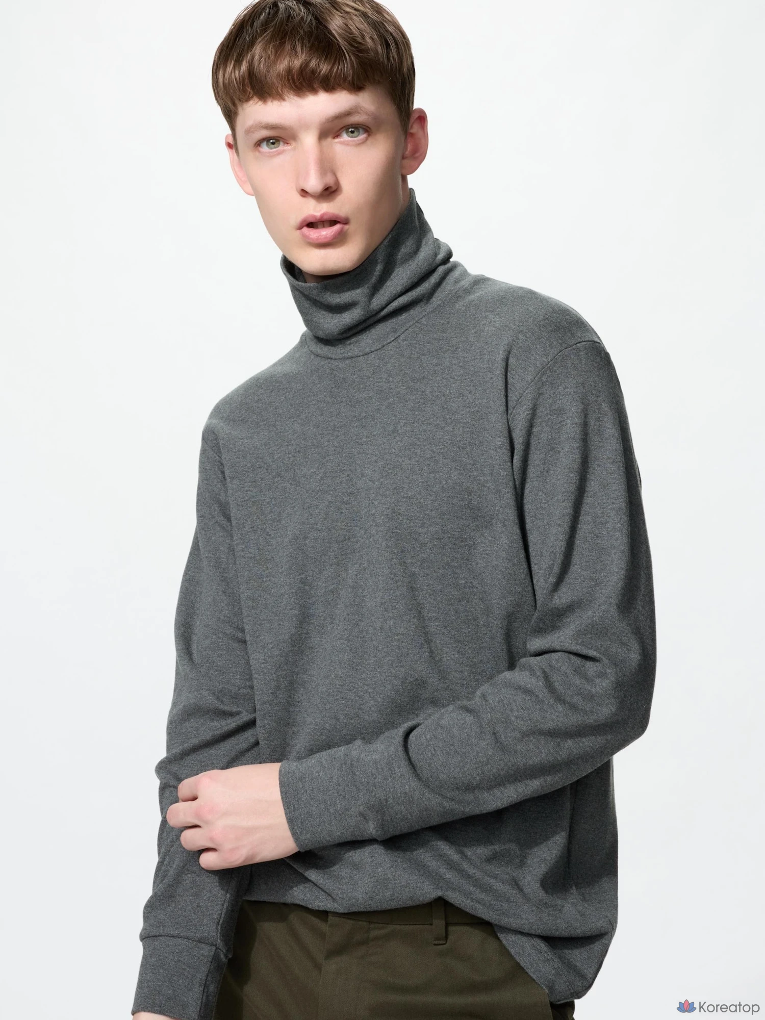 Футболка с длинным рукавом Uniqlo Soft Brushed Turtleneck T