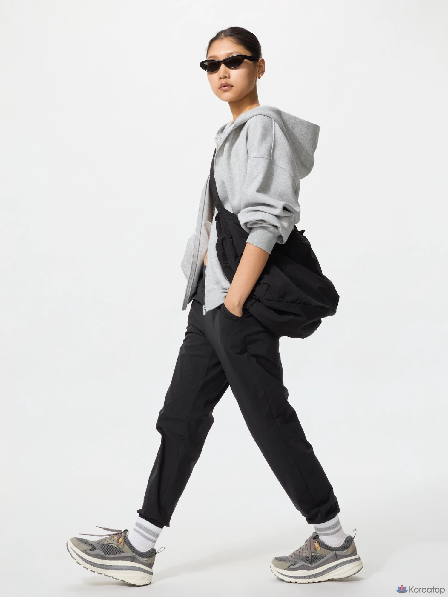 Брюки Uniqlo Ultra Stretch Active Jogger Pants, длинные, длина 71–73 см