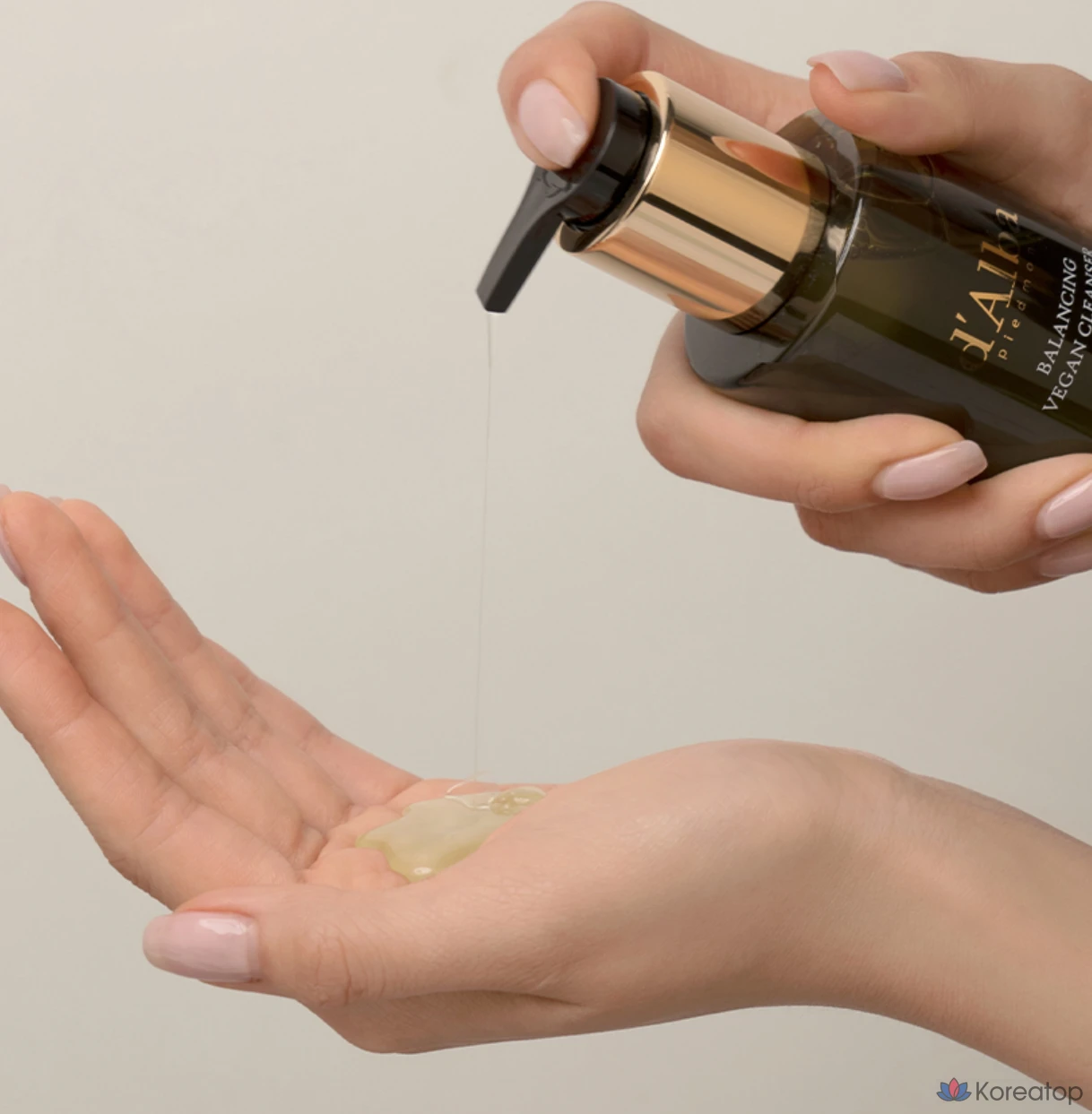 Очищающее средство для лица D'alba Mild Skin Balancing Vegan Cleanser, 200 мл, 1 шт.