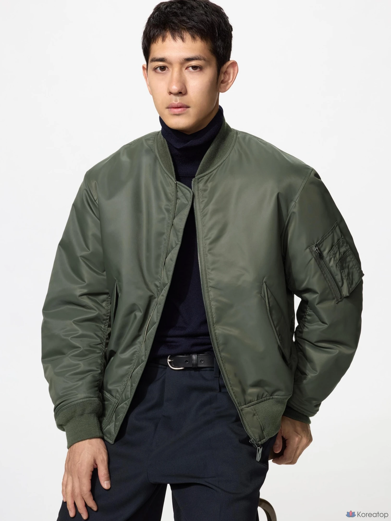 Бомбер Uniqlo MA-1 Blouson