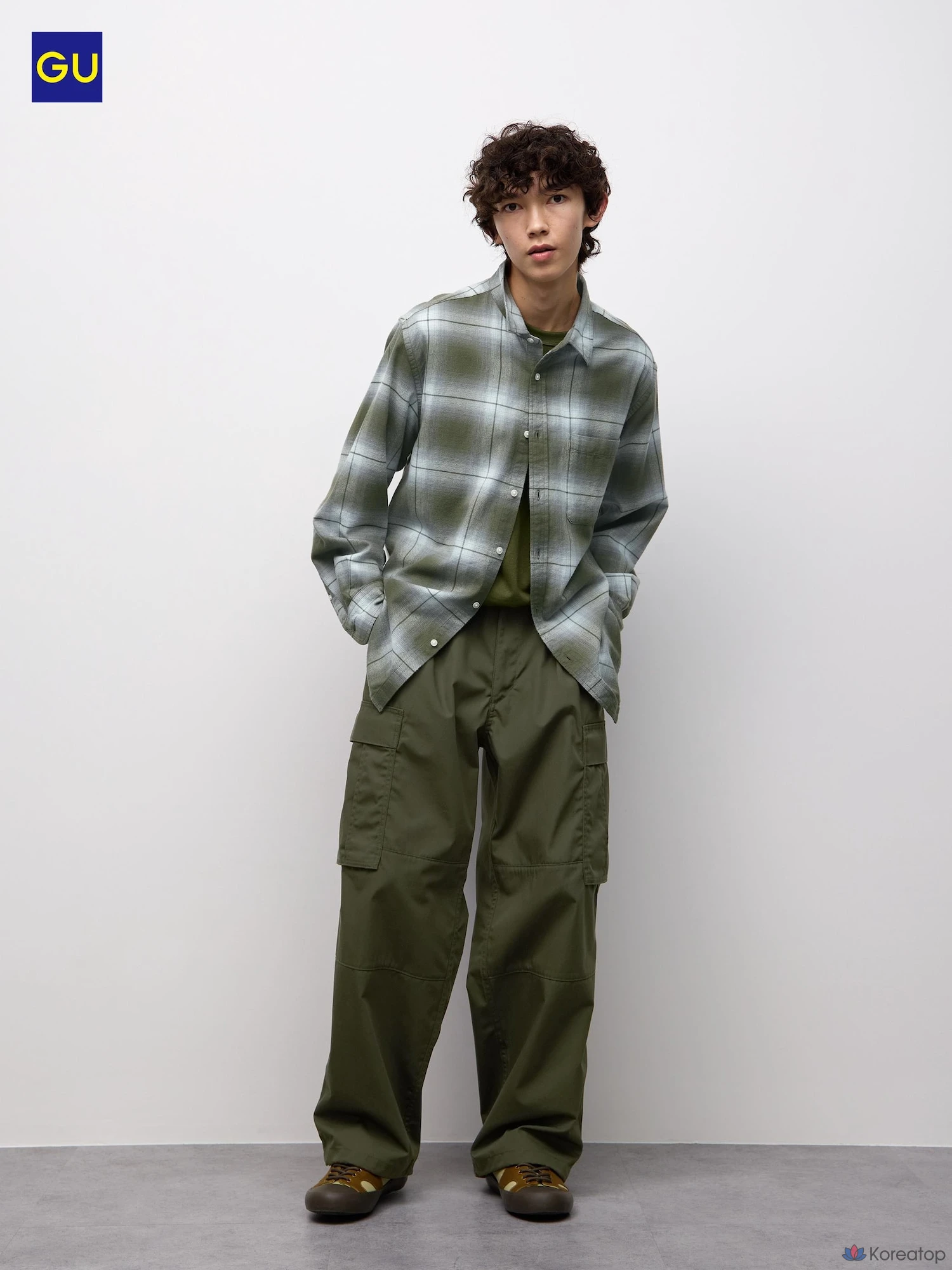 Брюки карго Uniqlo Wide Cargo Pants