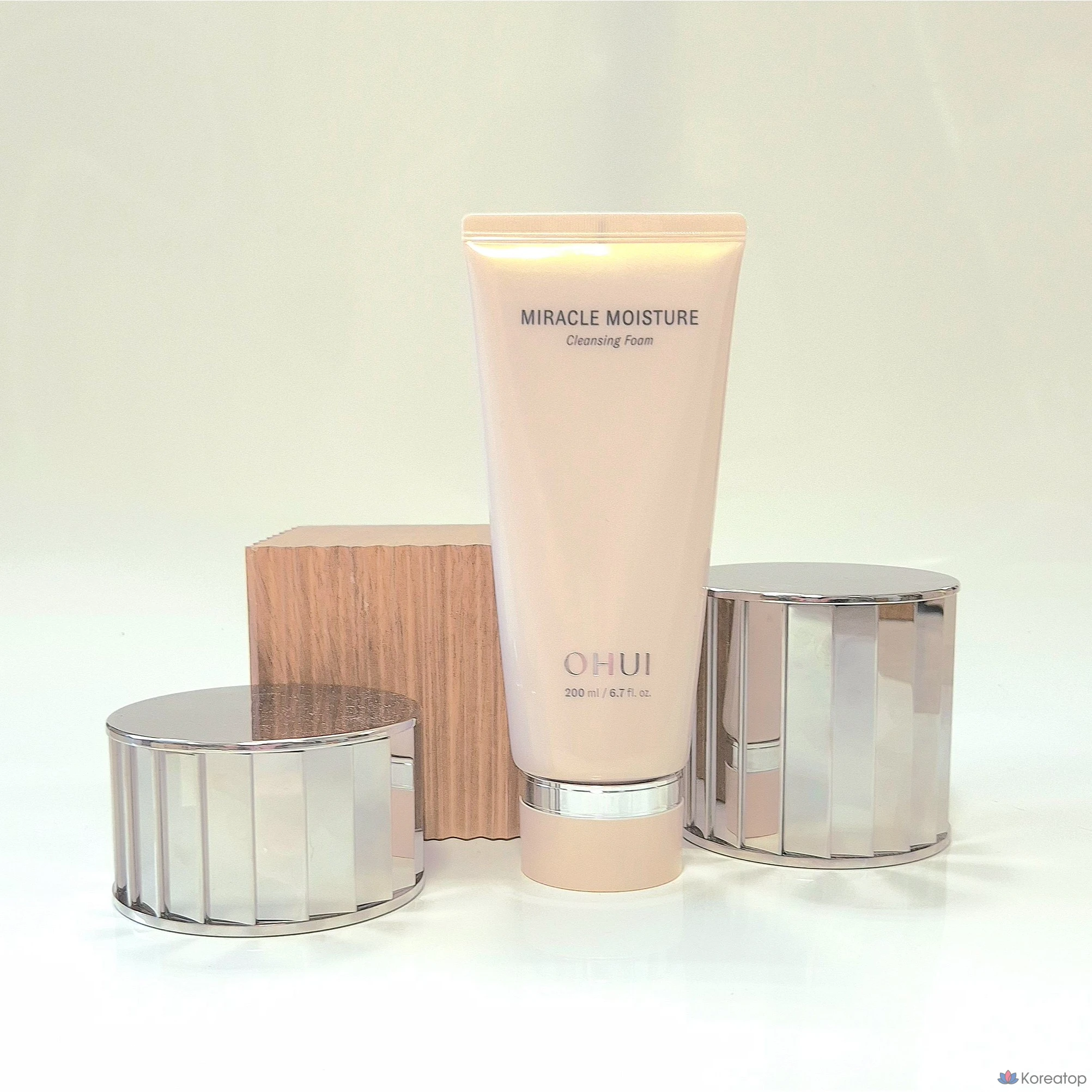 Очищающая пенка для лица Ohui Miracle Moisture, 200 мл, 1 шт.