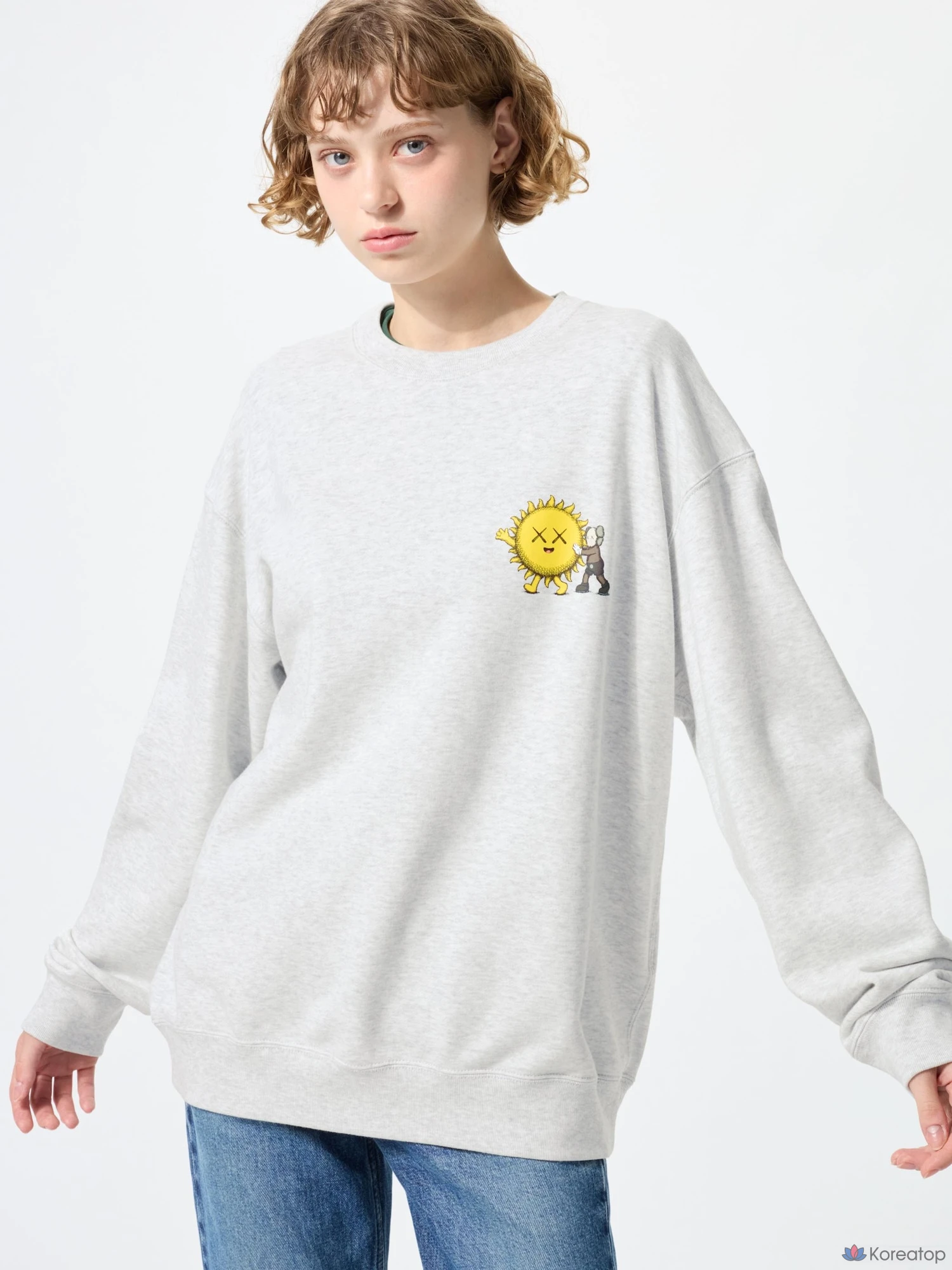 Свитшот Uniqlo KAWS UNIVERSE Sweatshirt B