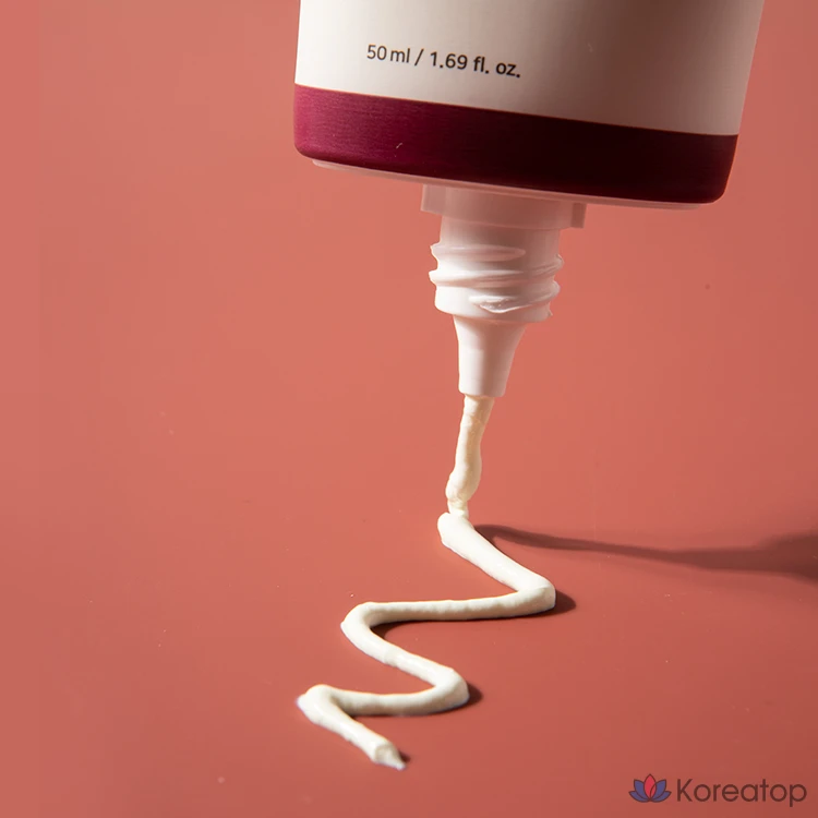 Солнцезащитная сыворотка Macklin Sun Serum Peptide Volume Sunscreen 50 мл, 1 шт.