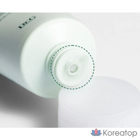 Очищающая пенка Dr.G Red Blemish Cica Cleansing Foam