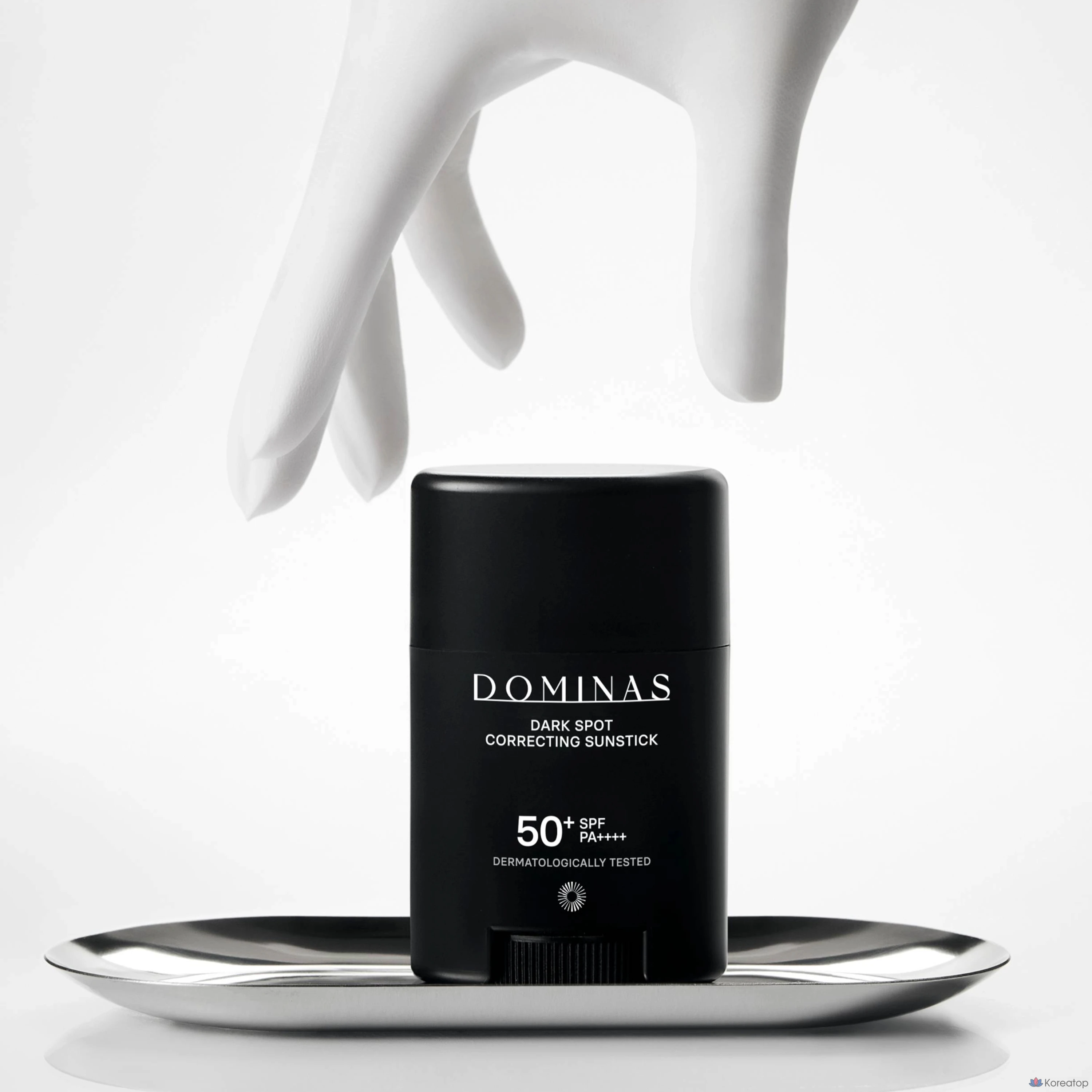 Солнцезащитный стик Dominas для коррекции темных пятен SPF50+ PA++++, 14 г, 1 шт.