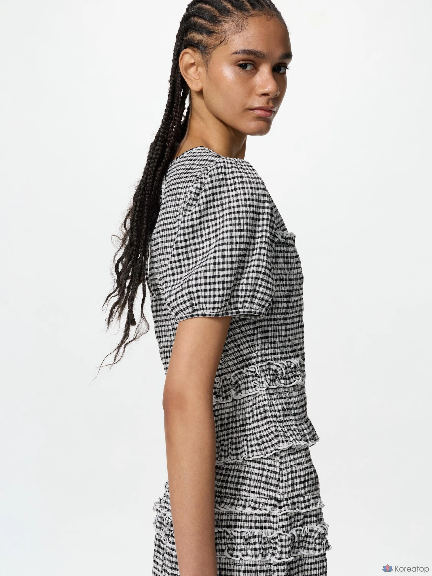 Футболка Uniqlo Shirring Volume Sleeve T