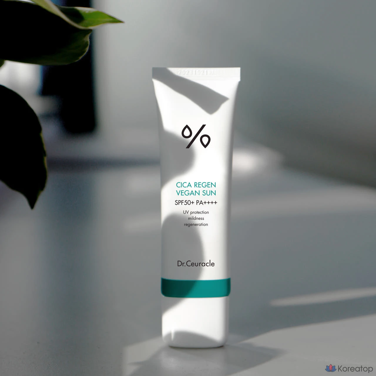 Солнцезащитный крем Dr. Ceuracle Cica Regen Sun Cream SPF50+ PA++++, 50 мл, 1 шт.