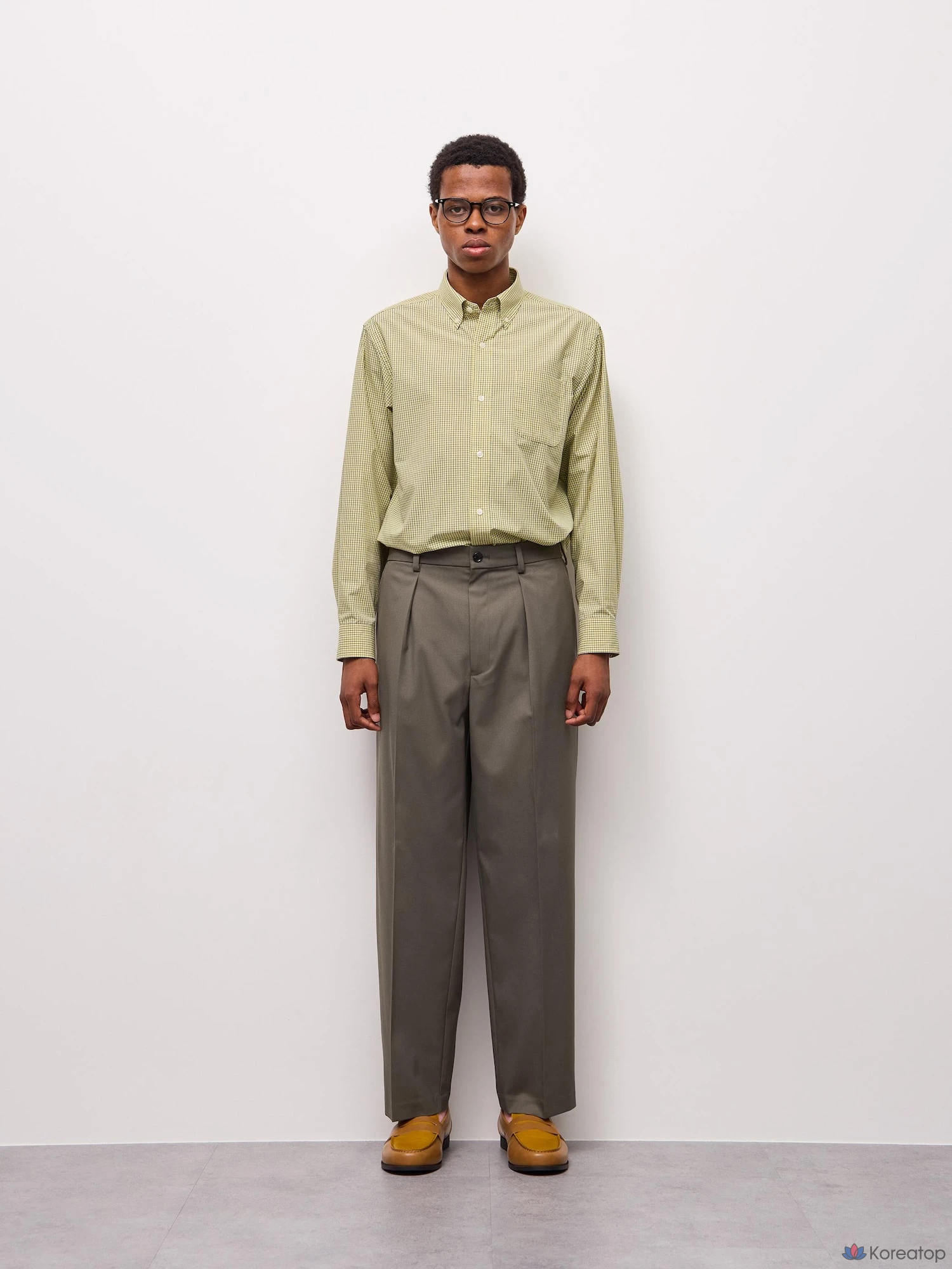 Брюки Uniqlo Tuck Tapered Pants