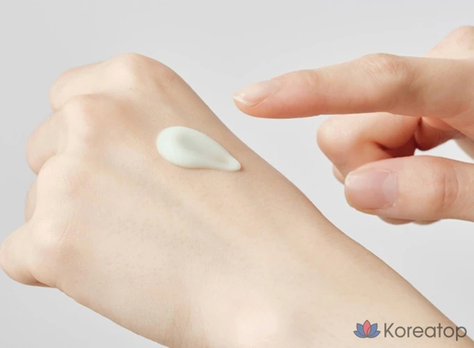 Солнцезащитный крем Round Lab Pine Calming Cica Sunscreen SPF50+ PA++++, 40 мл, 1 шт., фото 3