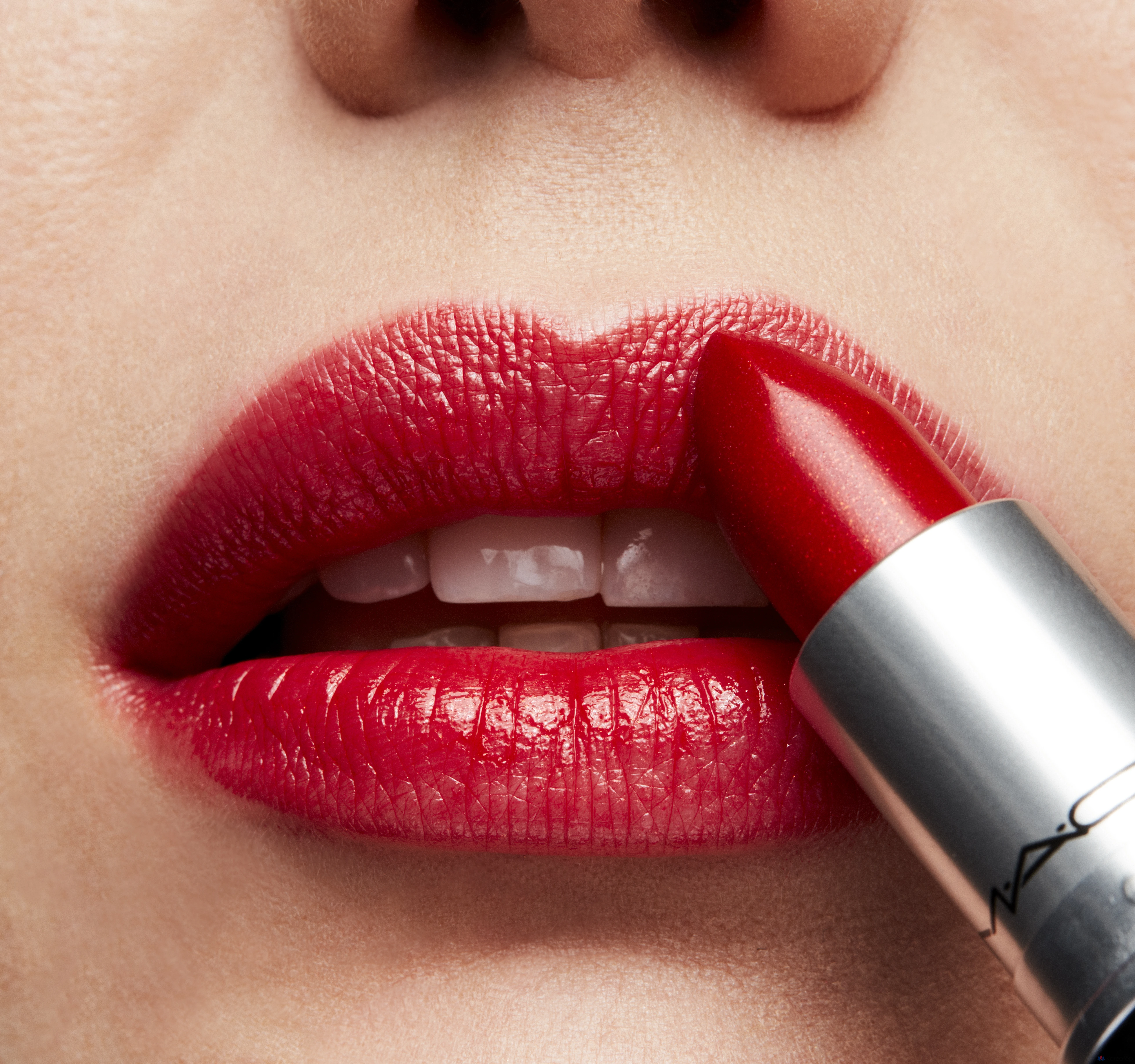 Губная помада Mac Lustreglass Sheer Shine Lipstick, оттенок Cockney, 1 шт.