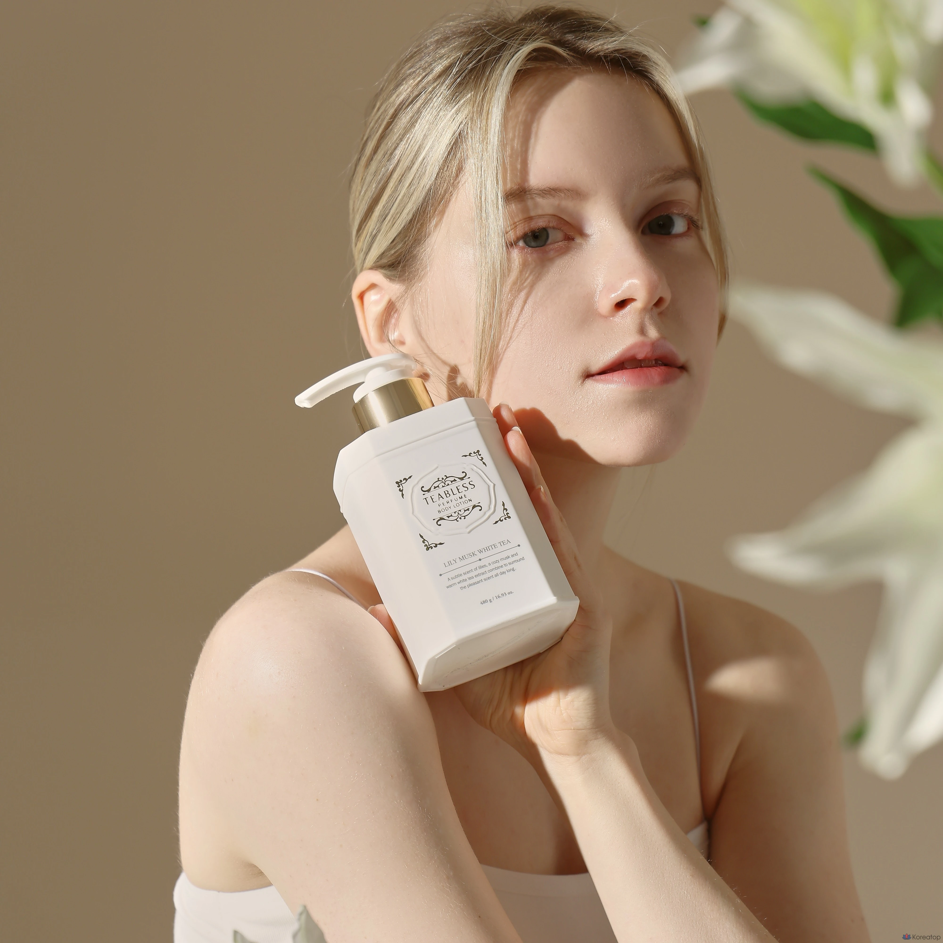 Набор TEABLESS: лосьон для тела с ароматом белого чая и мускуса 480 г + гель для душа 500 г.