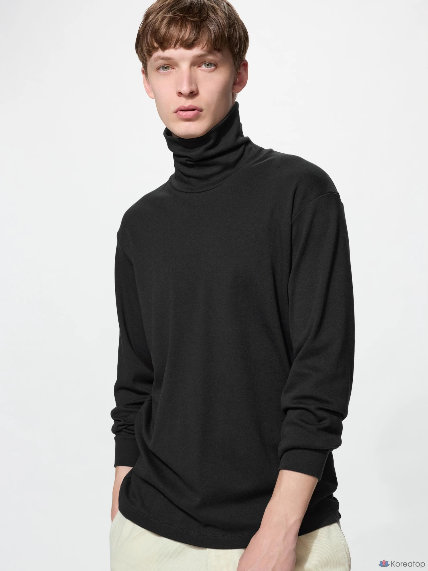 Футболка с длинным рукавом Uniqlo Soft Brushed Turtleneck T