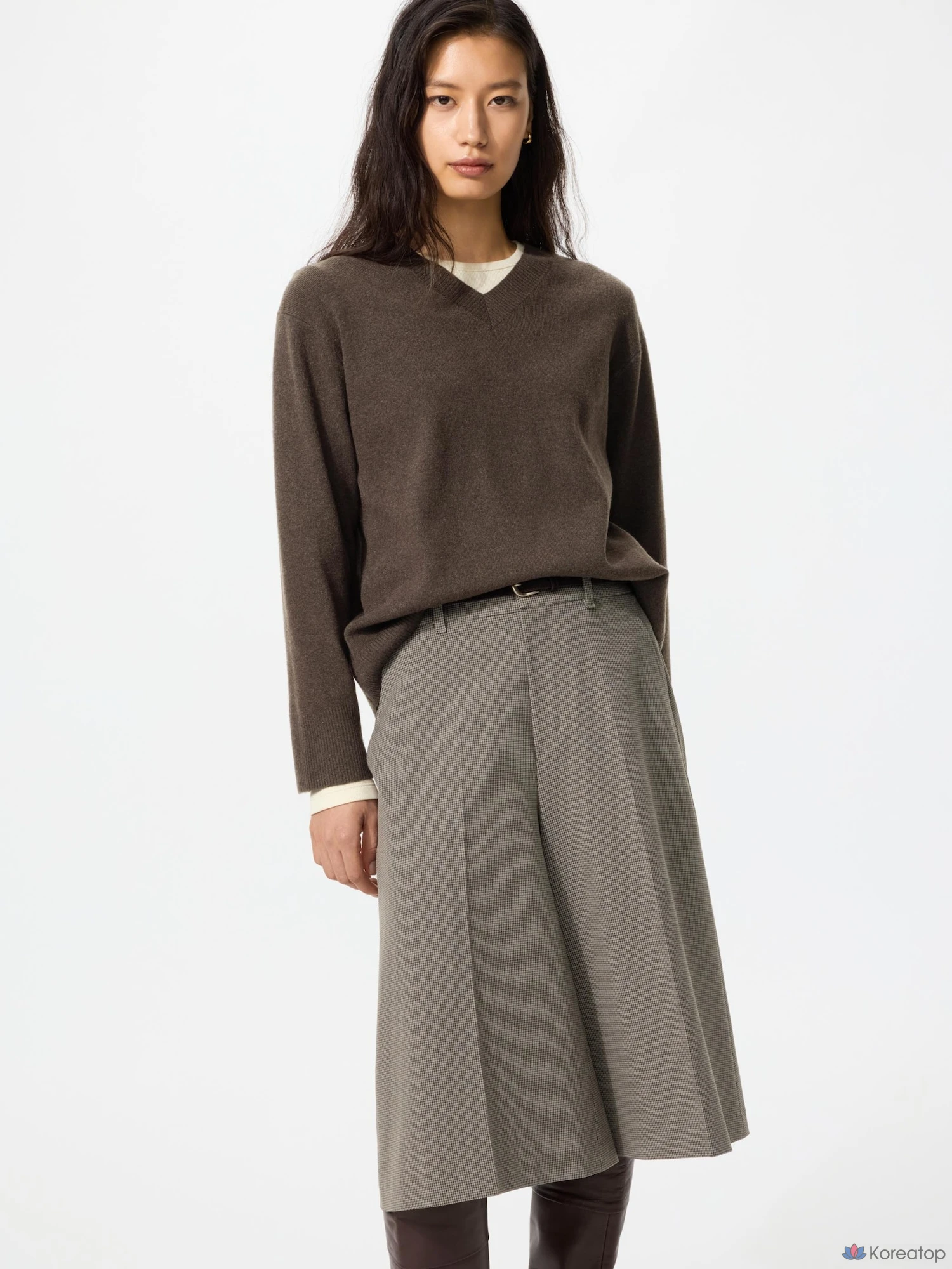 Свитер Uniqlo Washable Knit V-Neck Sweater (Smooth)
