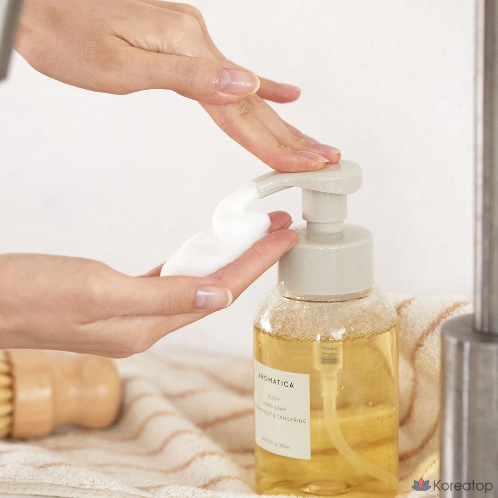 Жидкое мыло для рук Aromatica Zesty с грейпфрутом и мандарином, 300 мл, 1 шт.