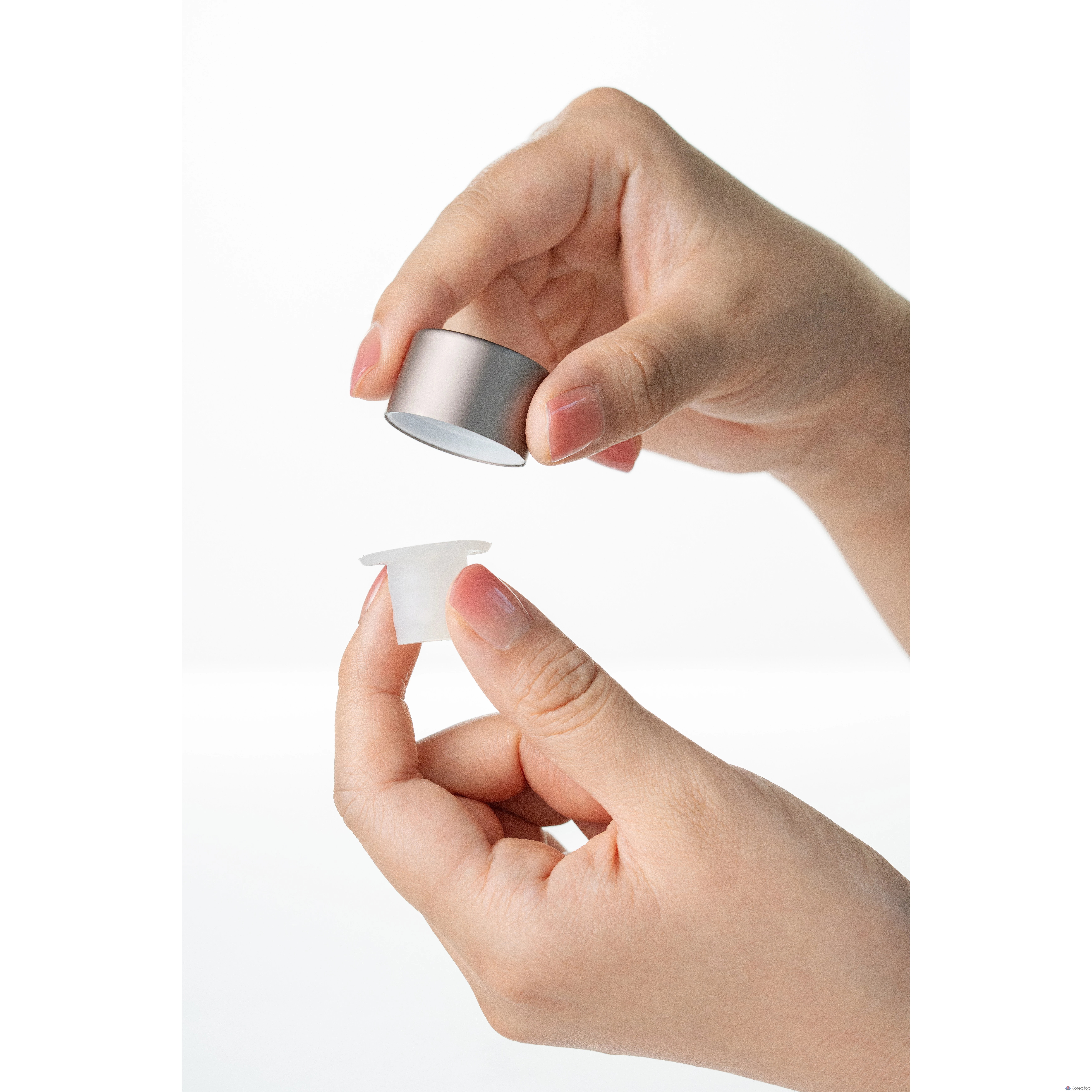 Автомобильный освежитель воздуха Kundal Perfume 75 мл (2 шт.), 2 деревянные палочки-шарика, аромат «Черная вишня», 1 комплект., фото 7