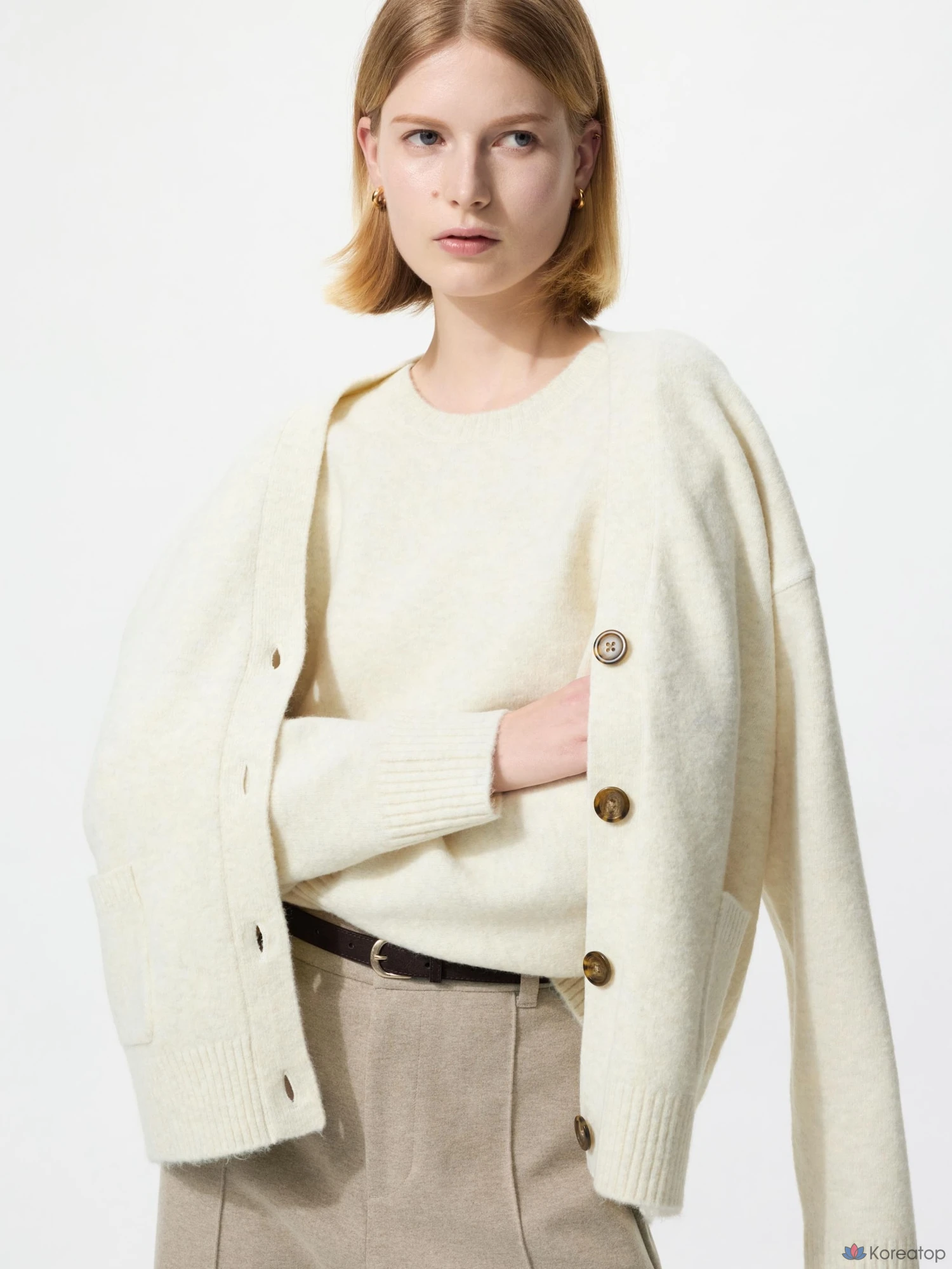 Свитер Uniqlo Souffle Yarn Crew Neck Sweater