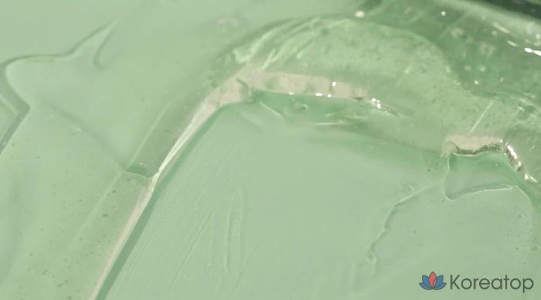 Гель для душа Round Lab Pine Calming Cica, 400 мл, 1 шт.