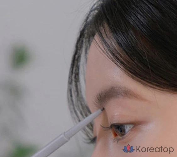 Карандаш для бровей ROM&ND Hanol Flat Eyebrow Auto Pencil, 0.17g, W1 Gentle Brown, 1 шт., фото 6