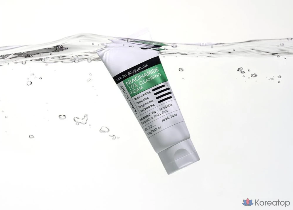 Очищающая пенка Derma Factory с ниацинамидом 10%, 100 г, 1 шт.
