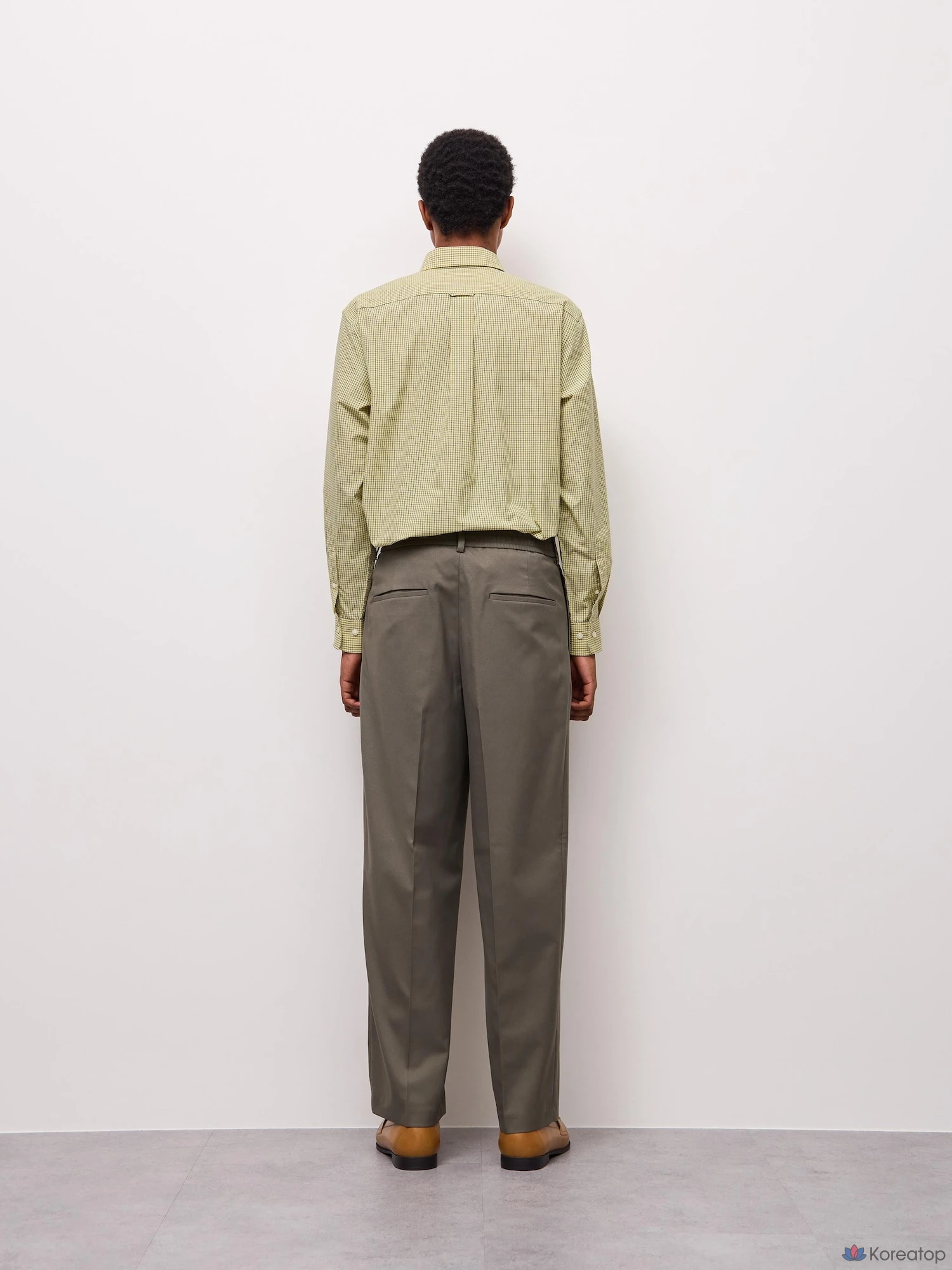 Брюки Uniqlo Tuck Tapered Pants
