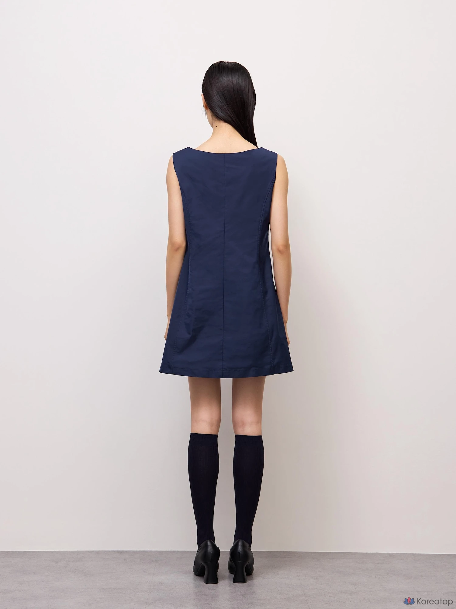 Платье Uniqlo Jumper Mini Dress (Sleeveless)