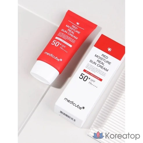 Солнцезащитный крем Medicube Red Moisture Real 50 мл (SPF50+ PA++++)