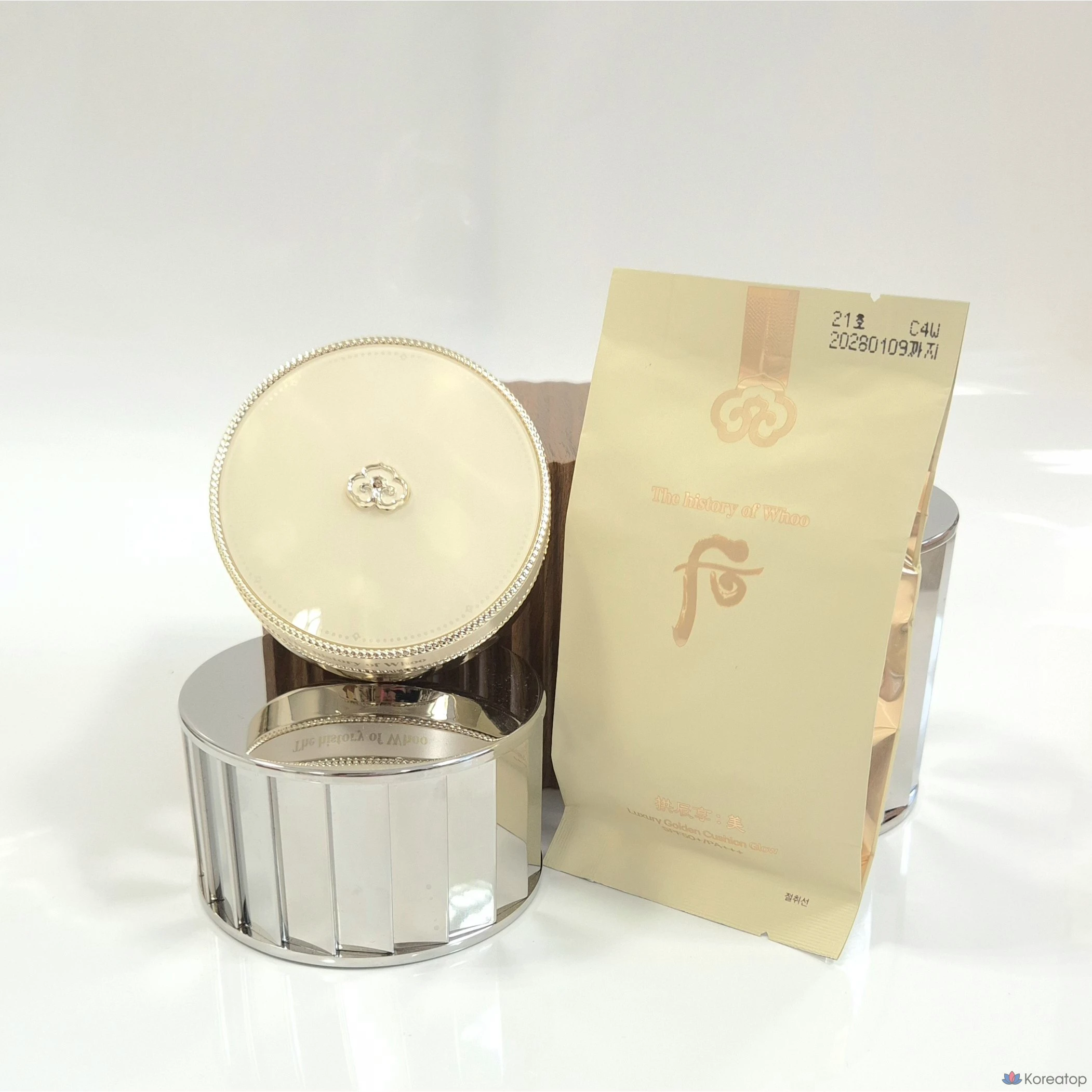 Тональный крем Whoo Gongjinhyang Mi Luxury Golden Cushion (1 основной продукт + 1 сменный блок) (№ 21, № 23), № 21, 1 шт., 15 г