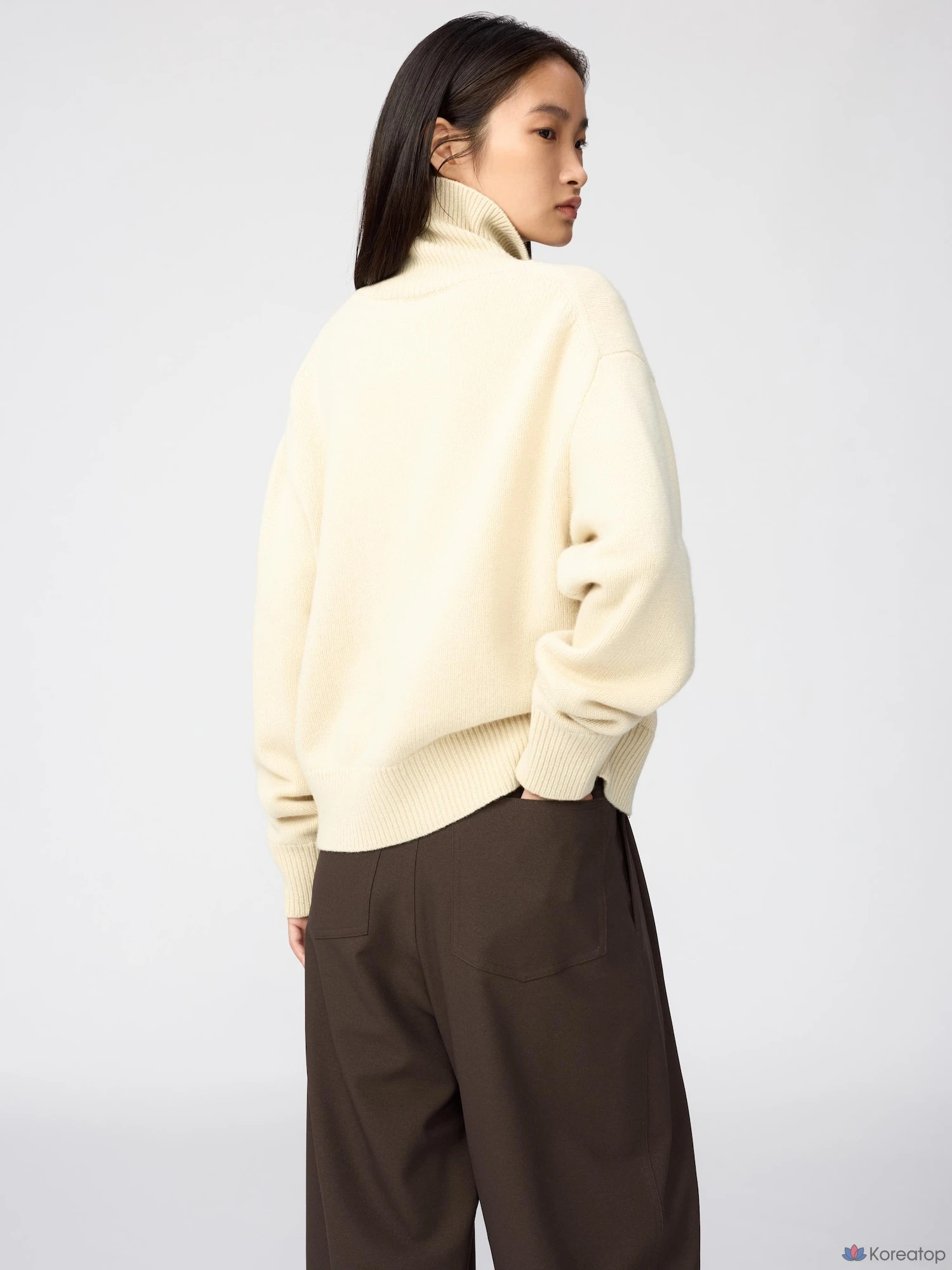 Брюки Uniqlo Tuck Barrel Leg Pants
