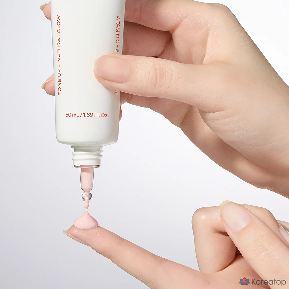 Солнцезащитный крем Innisfree Vitamin C Spot Tone Up Sunscreen SPF50+ PA++++, 50 мл, 1 шт.