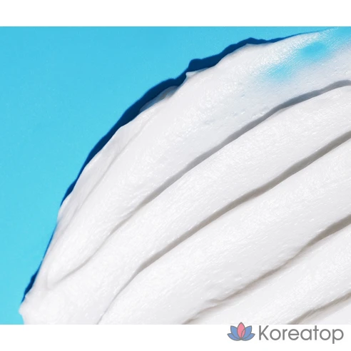 Очищающая пенка Isntree с гиалуроновой кислотой и мягкой кислотой