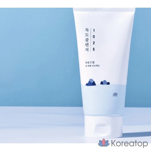 Очищающая пенка для умывания с морской водой Round Wrap 1025 Dokdo Cleanser, 150 мл