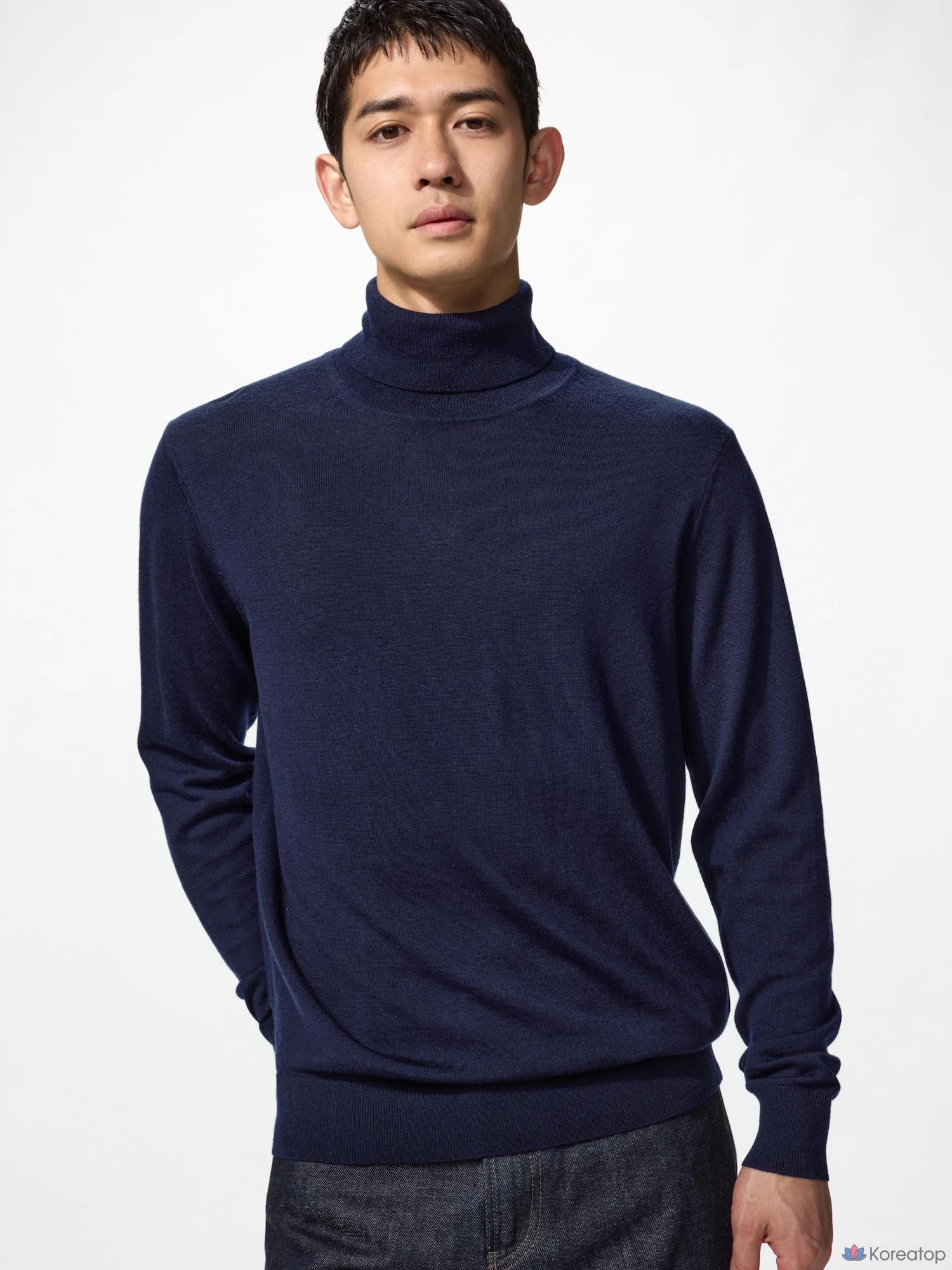 Свитер Uniqlo Merino Turtleneck Sweater
