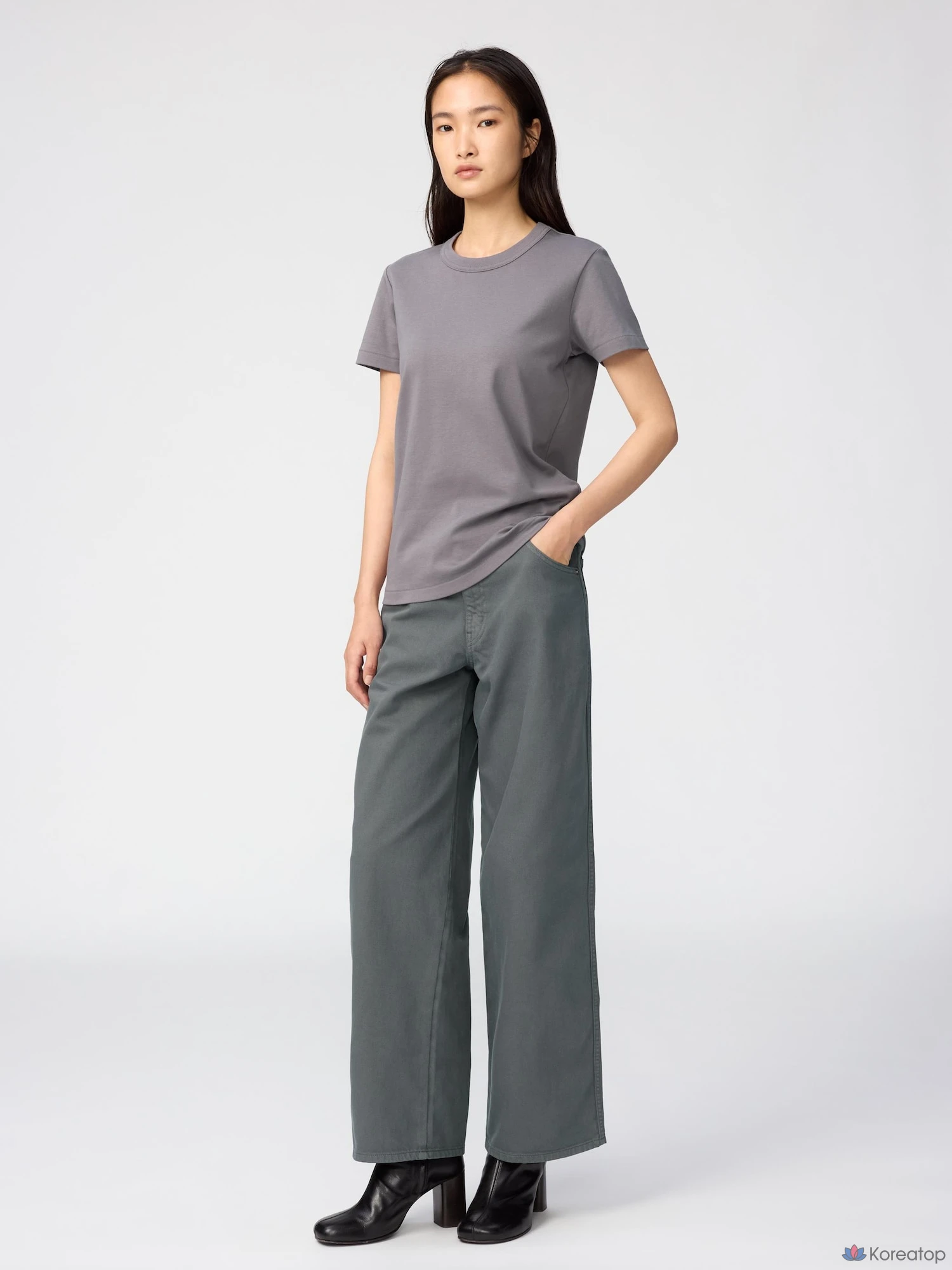 Футболка Uniqlo Crew Neck T