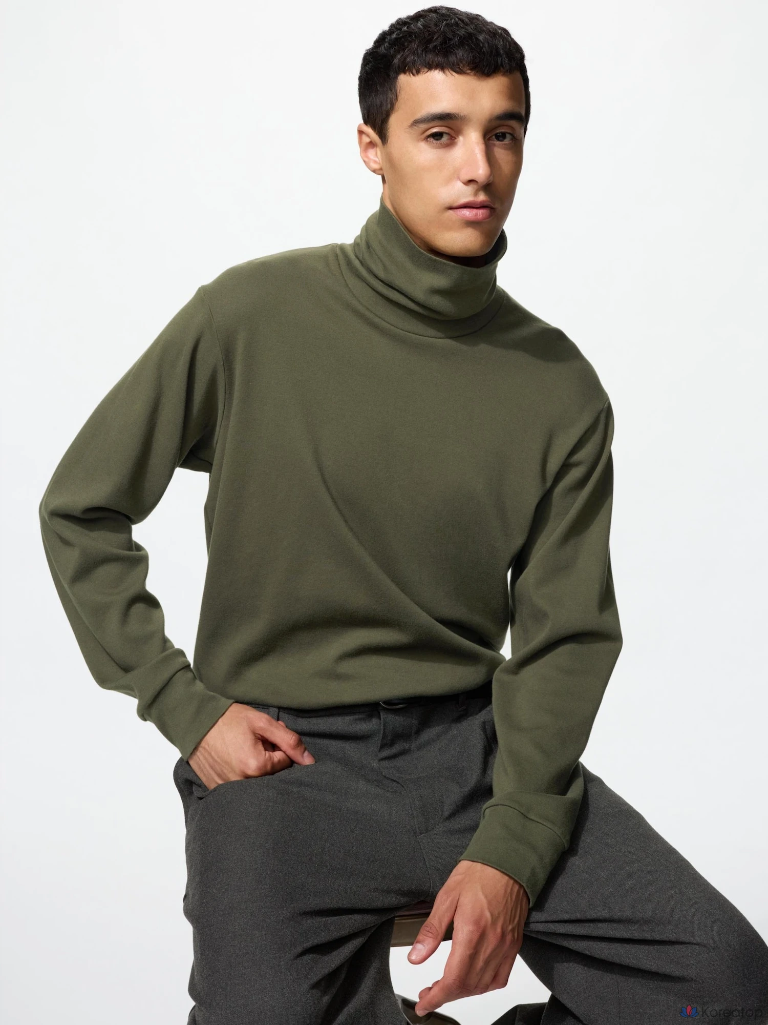 Футболка с длинным рукавом Uniqlo Soft Brushed Turtleneck T
