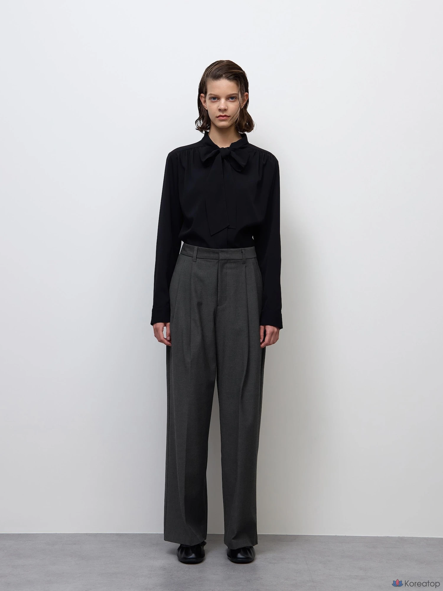 Брюки Uniqlo Tuck Wide Pants