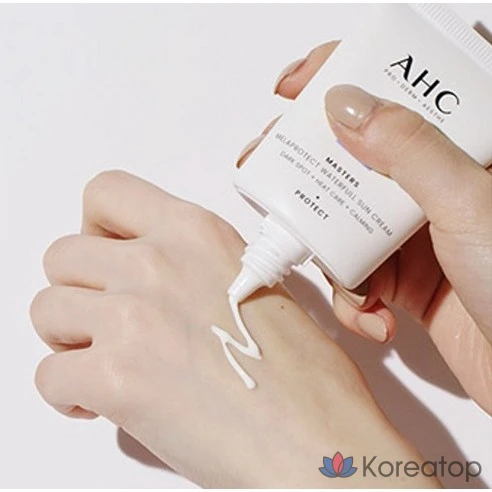 Солнцезащитный крем AHC Masters Melaprotect Waterful SPF50+ PA++++