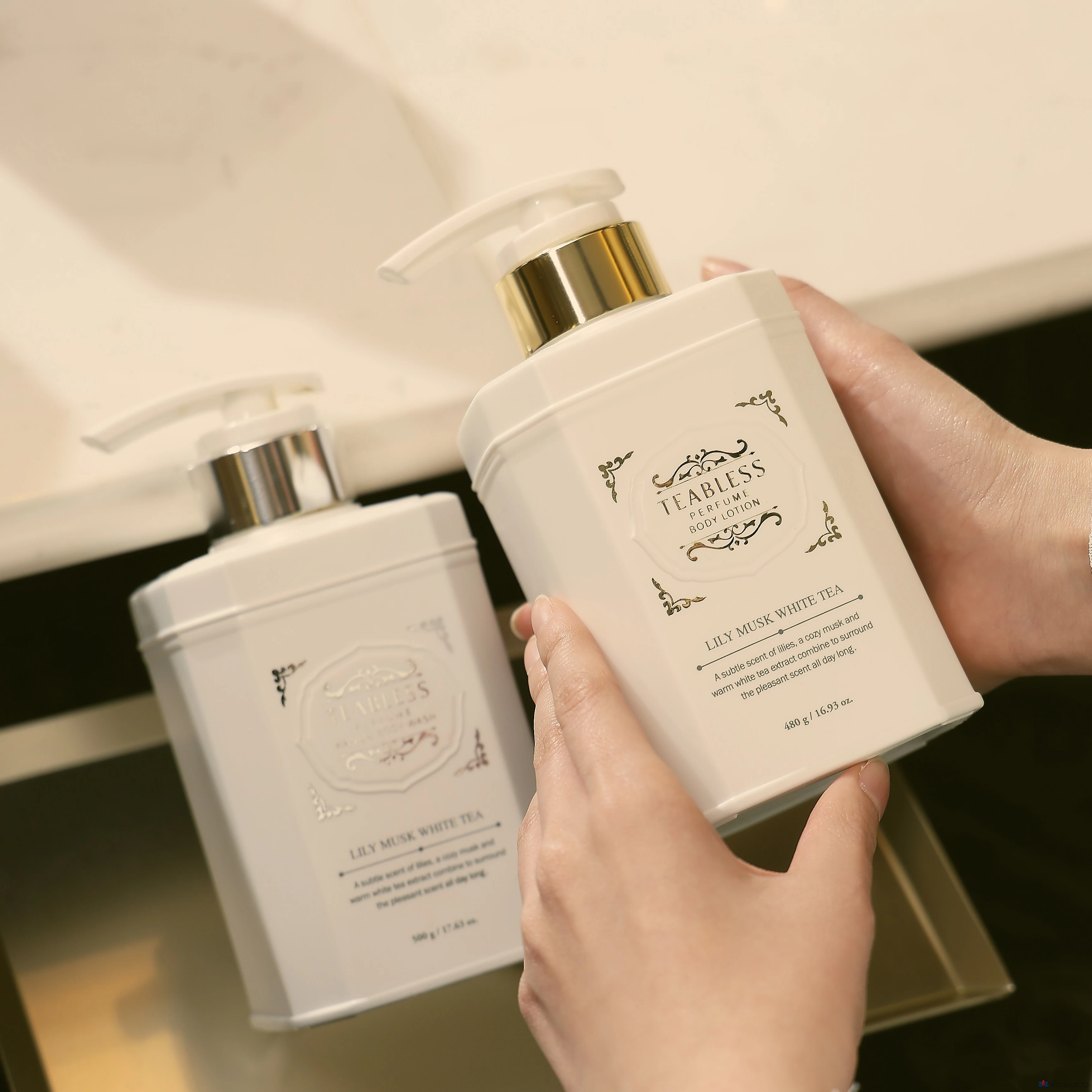 Teabless Lily Musk White Tea: лосьон для тела и гель для душа, 1 комплект.