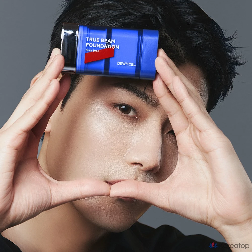 Тональный крем DEWYCEL Homme True Beam Stick & Brush Foundation SPF50+ PA++++, стойкость 24 часа, 1 шт., 12 мл