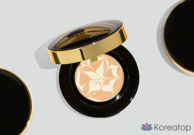 Тональный кушон VT Cosmetics Essence Skin Gold Glow Foundation Pact, оттенок 21 Beige, 12 г, 1 шт.