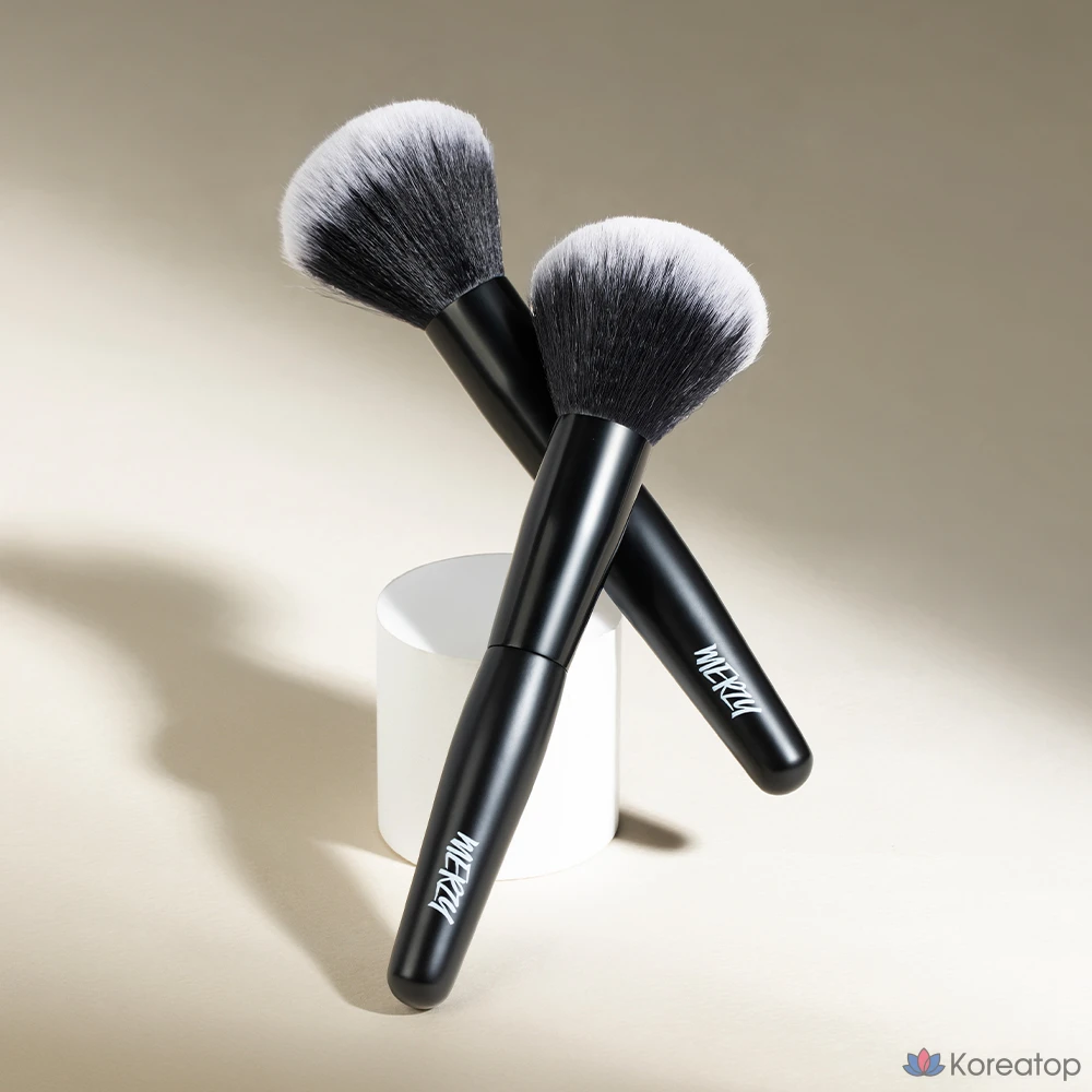 Кисть для пудры MERZY Powder Brush, 1 шт., разные цвета.