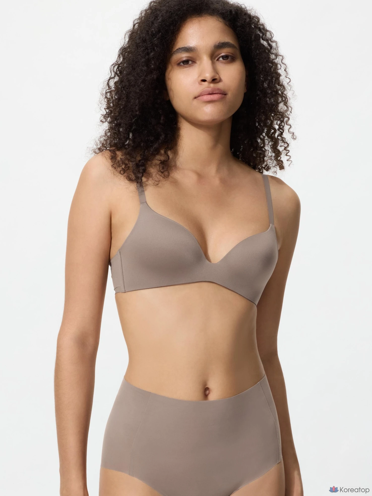 Бюстгальтер без косточек Uniqlo Wireless Bra 3D Hold