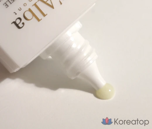 Солнцезащитная сыворотка D'alba White Truffle Repair Sun Serum SPF50+ PA++++, 35 мл, 1 шт.