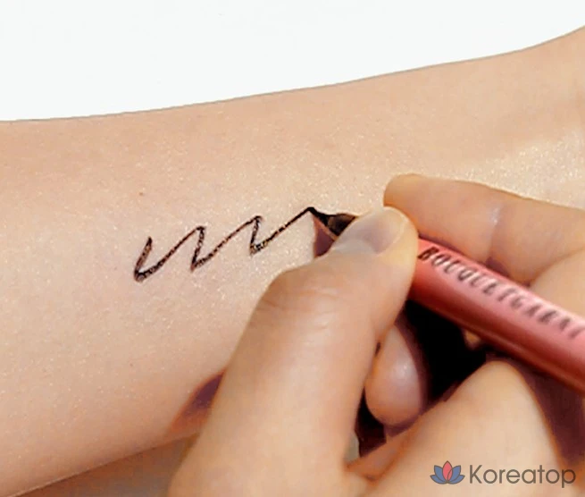 Подводка для глаз Bouquet Garni Edge Proof Pen Eyeliner, 0.6 г, темно-черная, 1 шт., фото 7